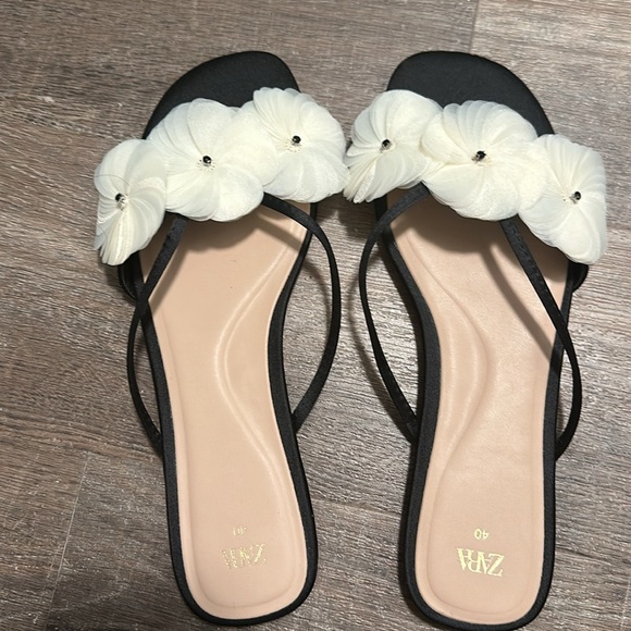 Zara Sandal - Picture 2 of 6